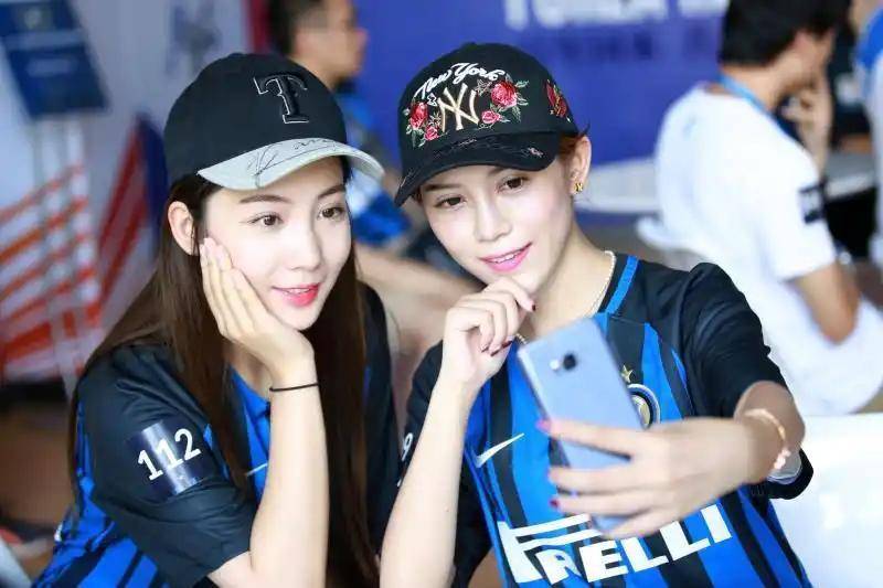 拜仁VS国米，阿森纳VS皇马，今晚两场大战精准预测，结果有点玄妙