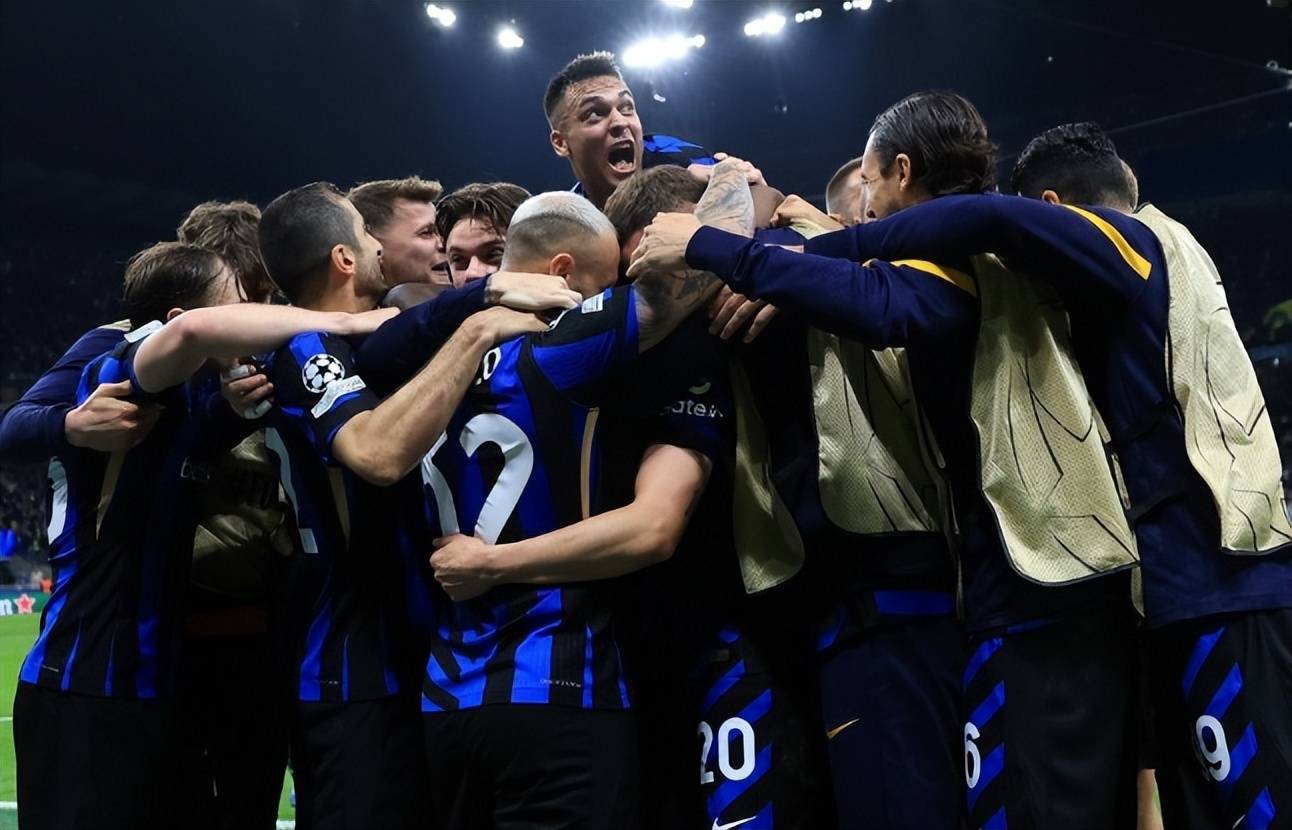 暴雨怒吼，国米力克巴萨晋级欧冠决赛，老牌劲旅无畏青春风暴！